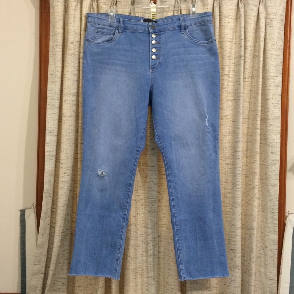 Kut from the Kloth Reese Ankle Straight Leg Jean With Exposed Buttons